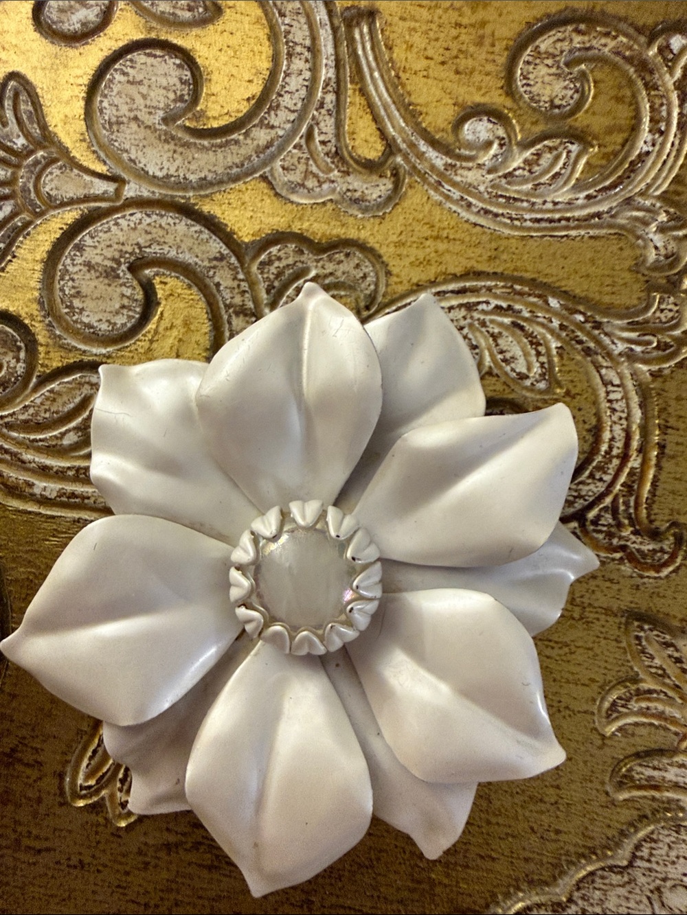 Vintage BSK Signed White Enamel Flower Power Brooch 2.5”